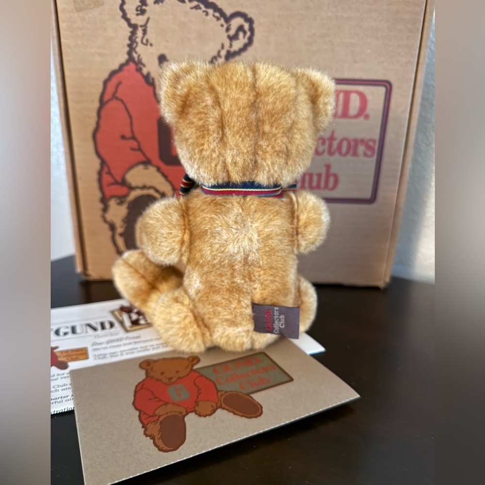 Vintage 1995 GUND Collectors Club Teddy Bear NIB Poseable w/ Box & Shirt - Picture 4 of 7